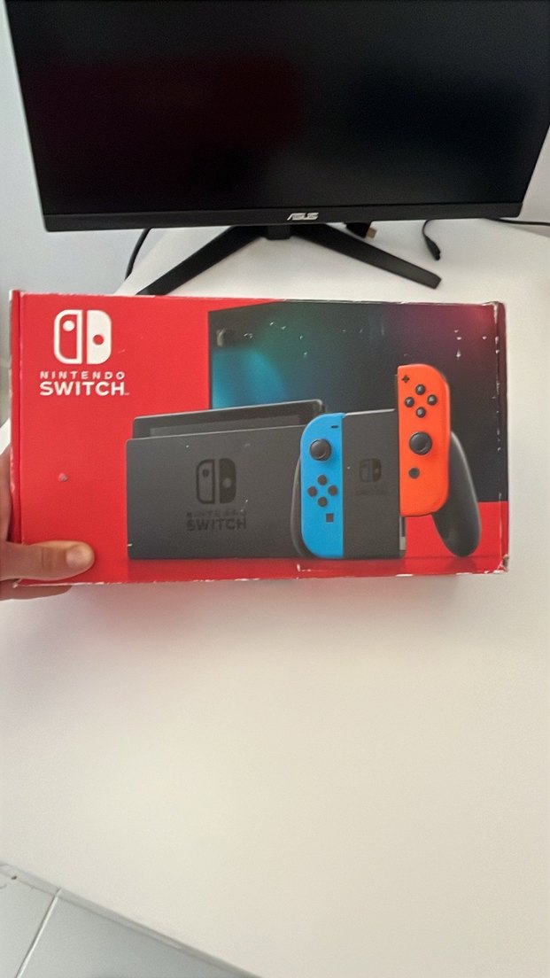 Nintendo Switch Konsol Kırmızı-Mavi Joy-Con - Görsel 3