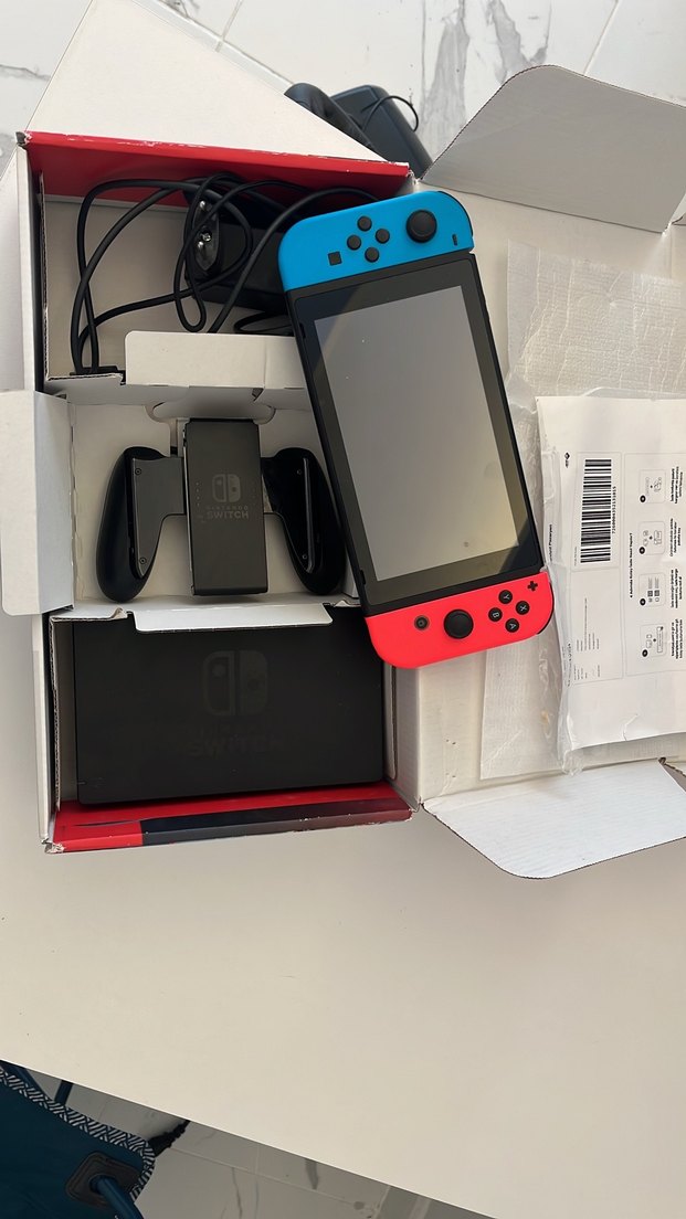 Nintendo Switch Konsol Kırmızı-Mavi Joy-Con - Görsel 2