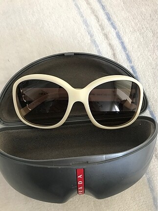 Prada Güneş Gözlüğü