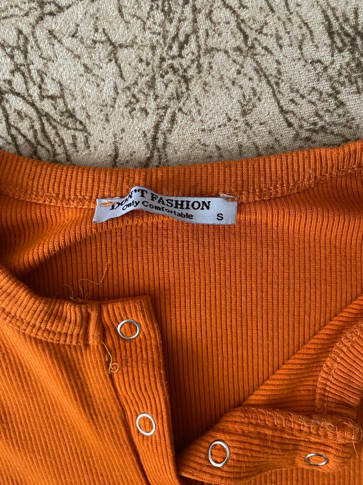 Düğmeli Uzun Kollu Turuncu Kadın Tişört - Görsel 2