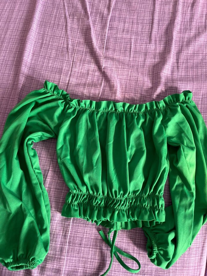 Yeşil Fırfırlı Kayık Yaka Kadın Bluz - Görsel 3