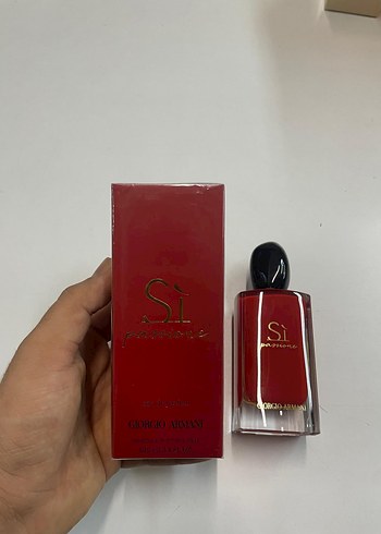 Giorgio Armani Si Intense Kadın Parfümü