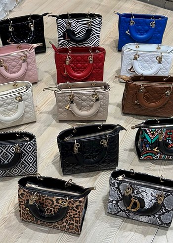  Beden Dior Parlak Siyah Nakışlı Deri Kadın Çanta