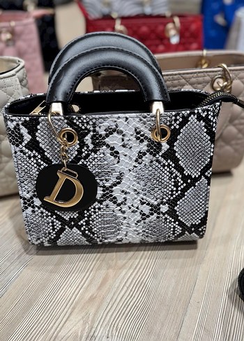 Diğer Dior Parlak Siyah Nakışlı Deri Kadın Çanta