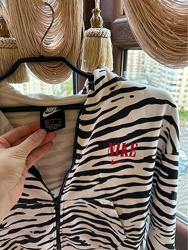 m Beden Nike yarım hırka orijinal zebra hırka