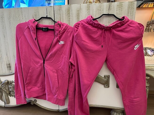 Nike eşofman takımı orijinal sorunsuz üst M alt xs