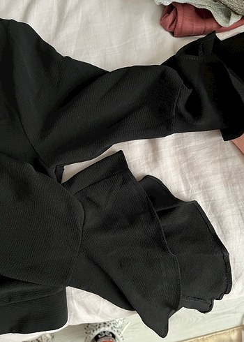 s Beden Siyah V Yakalı Kemerli Kadın Bluz