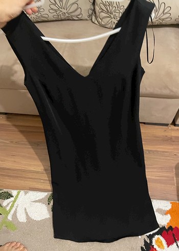 Siyah V Yaka Midi Elbise - Görsel 3