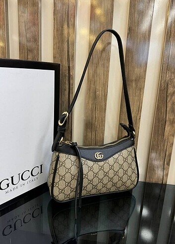 Gucci siyah baget çanta 