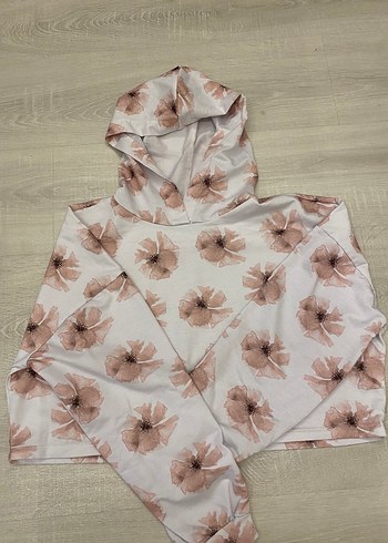 Çiçek Desenli Kapüşonlu Kadın Sweatshirt