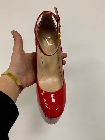 37 Beden kırmızı Renk Gercek deri valentino rugan platform topuklu