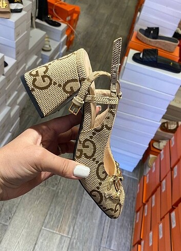 Gucci Gucci bej topuklu ayakkabı