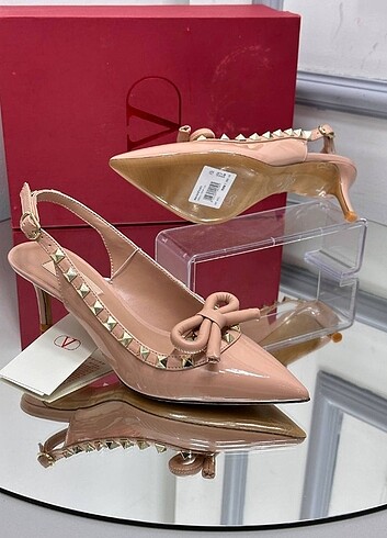 Valentino Valentino rugan bej topuklu ayakkabı