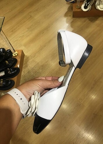 Chanel Chanel Beyaz çiçekli babet