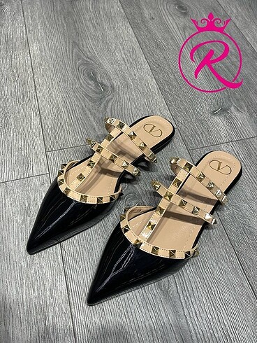 Valentino Siyah Rugan Terlik