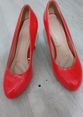 Kırmızı Minimalist Stiletto Topuklu Kadın Ayakkabı
