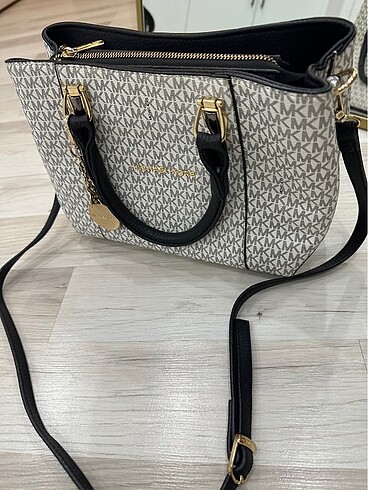 Michael Kors çanta