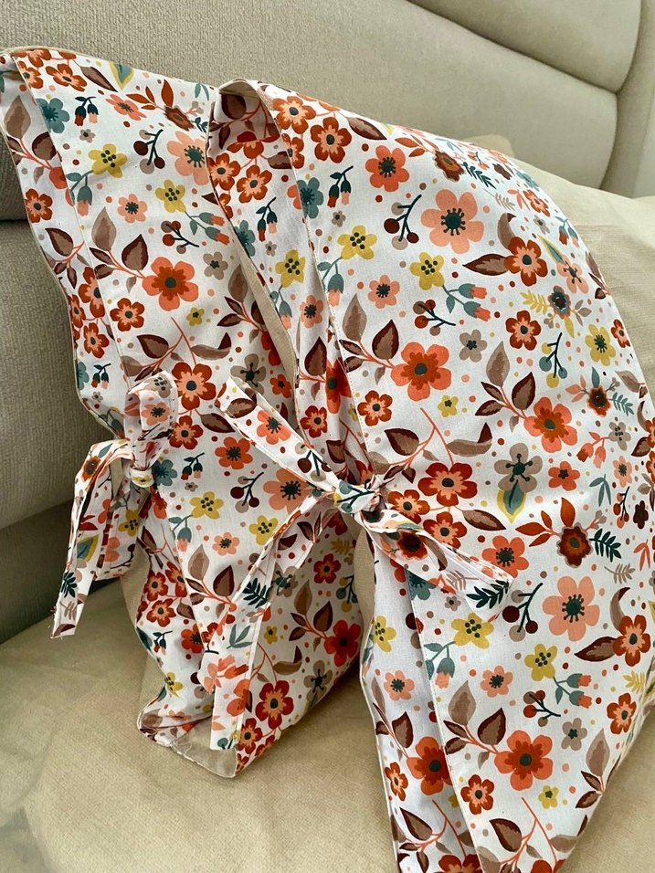 Çiçek Desenli Bej Yastık Kılıfı ikili bağlamalı - Görsel 2