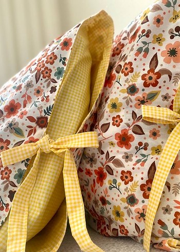 Sarı Çiçek Desenli pötikare Yastık Kılıfı Bağlamalı - Görsel 3