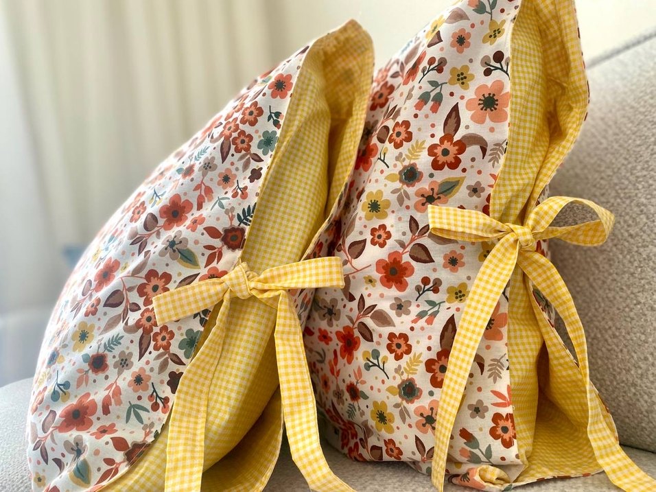 Sarı Çiçek Desenli pötikare Yastık Kılıfı Bağlamalı - Görsel 3