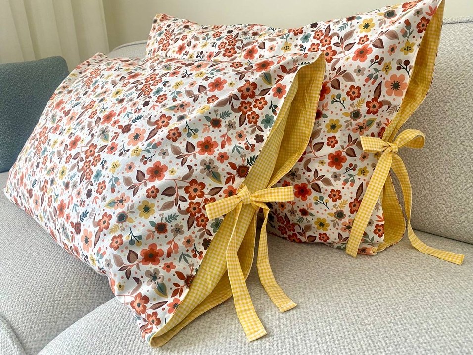 Sarı Çiçek Desenli pötikare Yastık Kılıfı Bağlamalı - Görsel 2