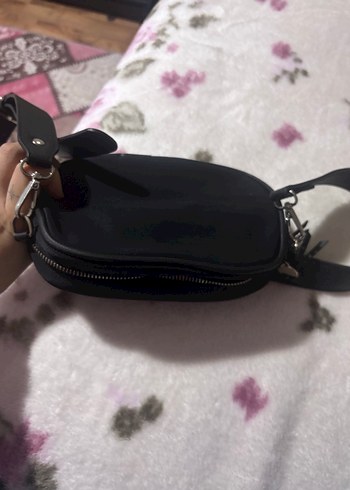 Stradivarius Siyah Kayışlı Kadın Omuz Çantası