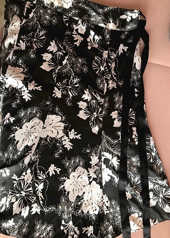 Drapeli Siyah Çiçek Desenli Mini Hamile Eteği - Görsel 4