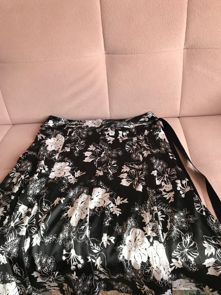 Drapeli Siyah Çiçek Desenli Mini Hamile Eteği - Görsel 2