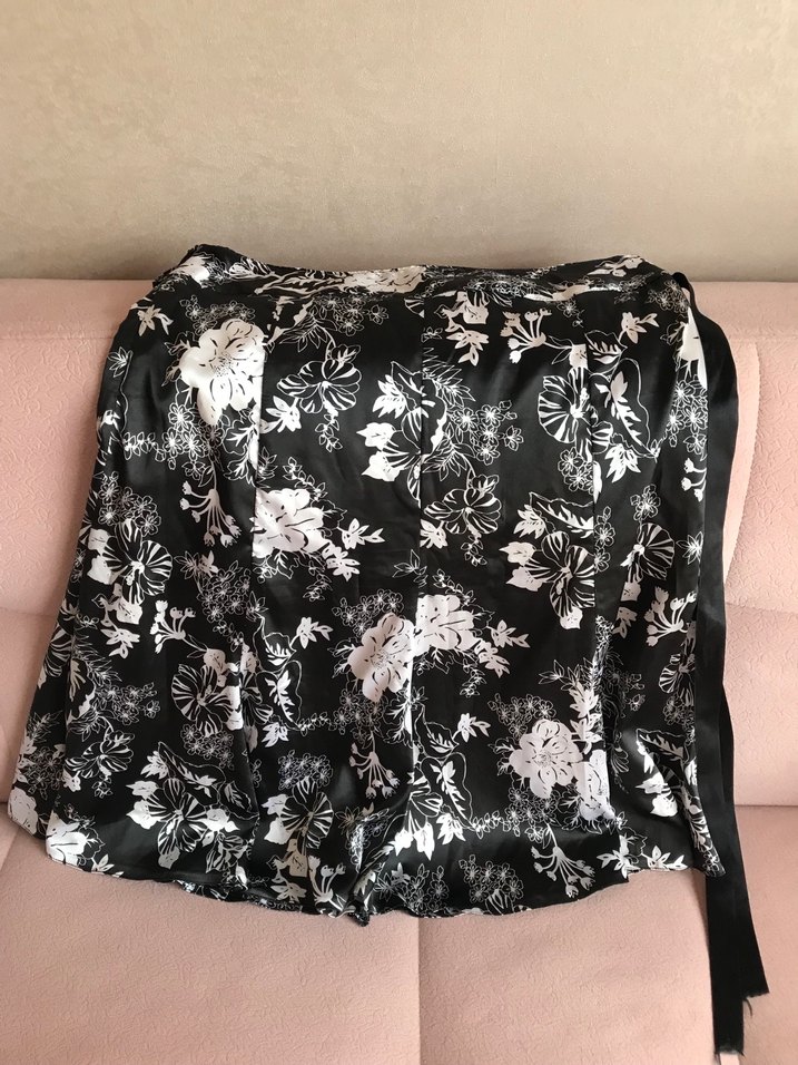 Drapeli Siyah Çiçek Desenli Mini Hamile Eteği - Görsel 3