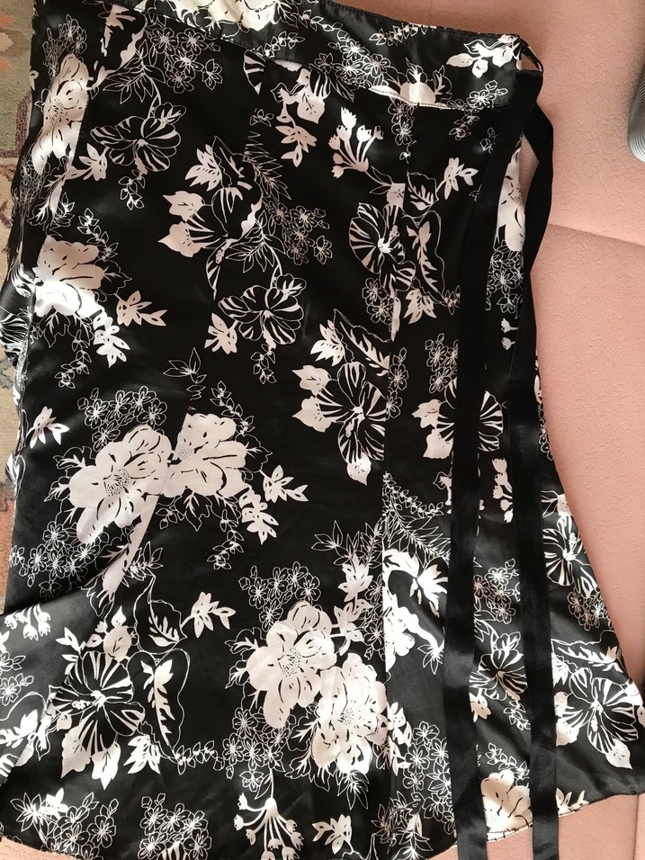 Drapeli Siyah Çiçek Desenli Mini Hamile Eteği - Görsel 4