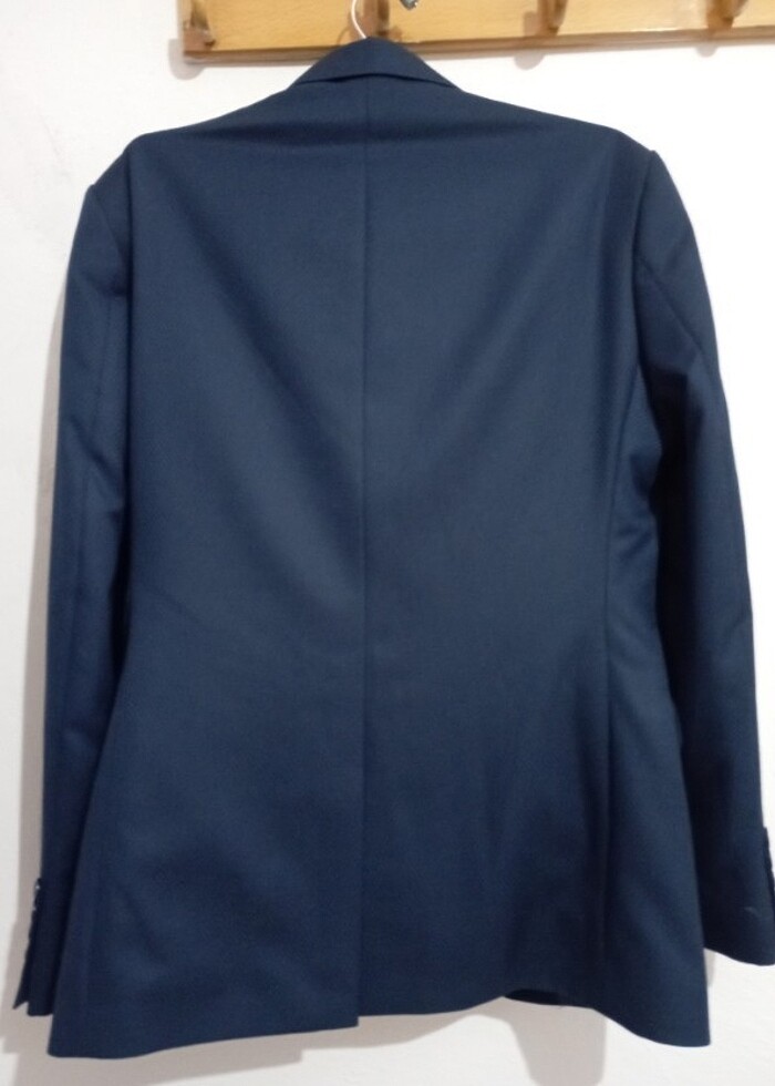 Yeni takım elbise sıfır ayarında  - Görsel 2