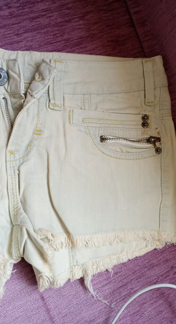 Düğmeli krem beyaz  Mini Denim Şort - Görsel 3