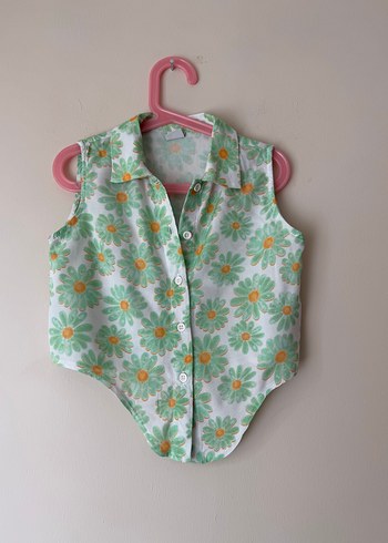 Çiçek Desenli Düğmeli Kolsuz Gömlek - Görsel 3