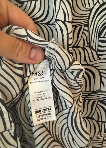M&S Marka Desenli Kumaş Ürün - Görsel 2
