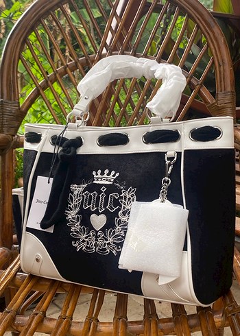Juicy Couture Beyaz Siyah Baskılı Tokalı Kadın Çanta