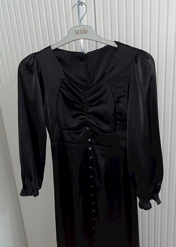 Uzun Siyah V Yakalı Düğmeli Kadın Elbise - Görsel 3