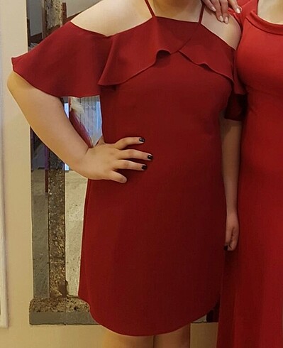 42 Beden kırmzı kısa abiye elbise
