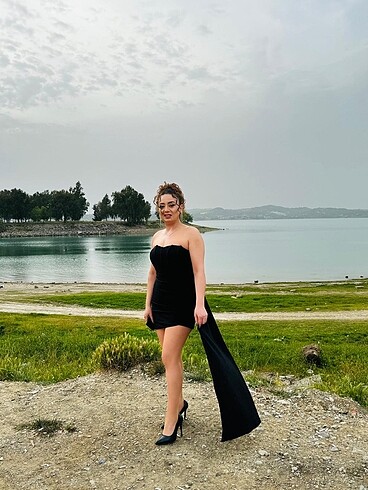 Trendyol & Milla Kısa Abiye Siyah Simli