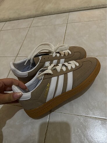 36 Beden kahverengi Renk Adidas ayakkabı