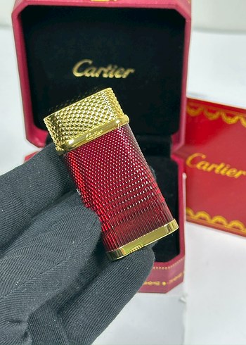 Cartier Kırmızı Metal Çakmak