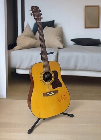Kaan Tangöze İmzalı Cort Akustik Gitar 