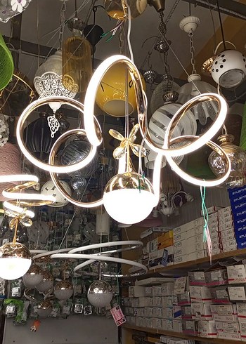 Altın Renkli Modern LED Avize