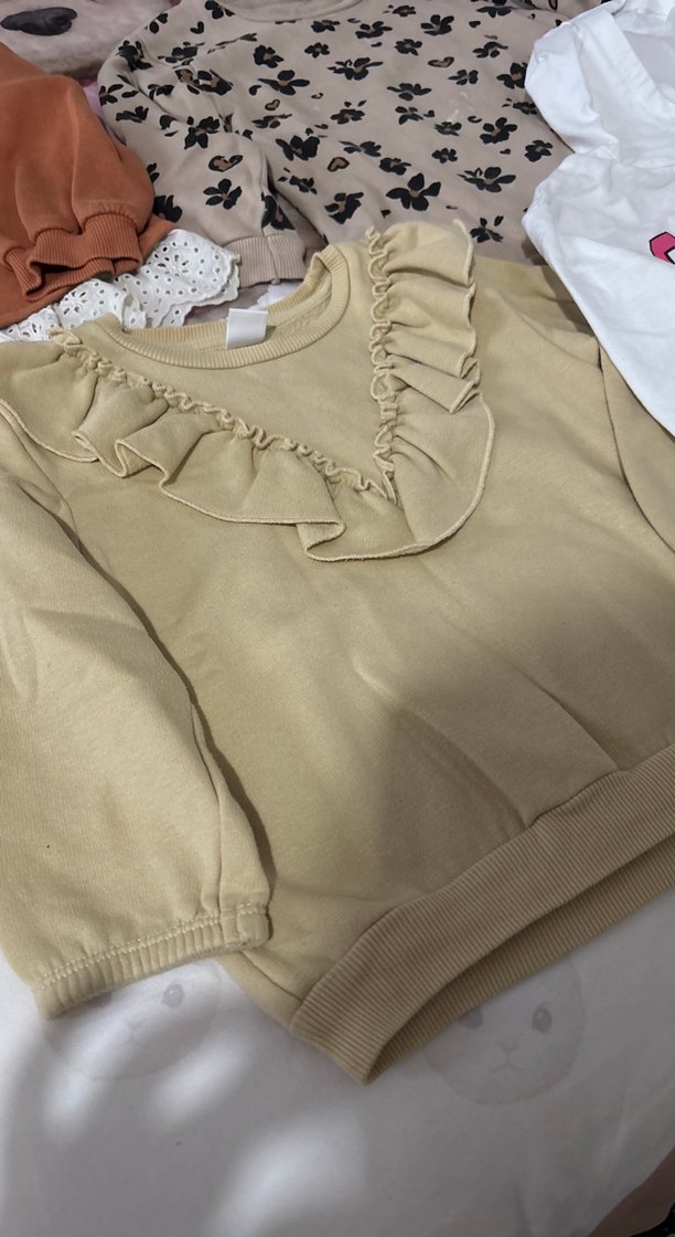 4/5 yaş Uzun kollu kız çocuk sweeatler 4lü fiyattır. - Görsel 2
