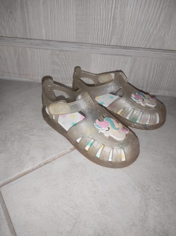 Bej Kız Çocuk Unicorn Desenli Tokalı Sandalet - Görsel 2