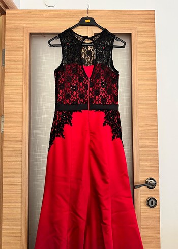 Dantelli Kırmızı Uzun Gotik Abiye Elbise - Görsel 4