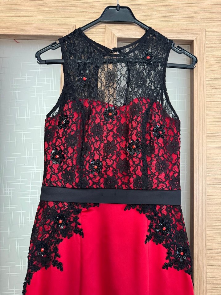 Dantelli Kırmızı Uzun Gotik Abiye Elbise - Görsel 5