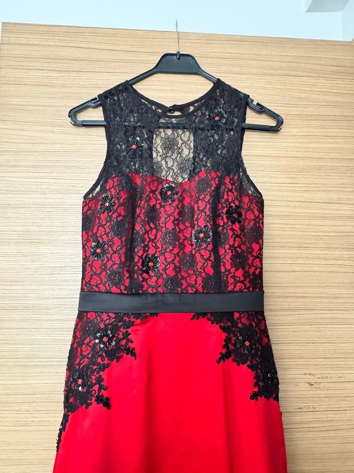 Dantelli Kırmızı Uzun Gotik Abiye Elbise - Görsel 2