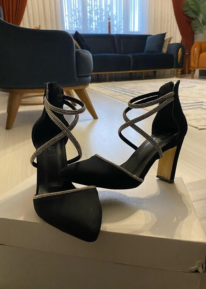 Topuklu ayakkabı - Görsel 2