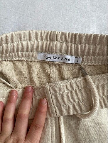 Calvin Klein orjineldir dolabımı yenilemek için satıyorum