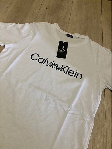 Calvin Klein Tişört